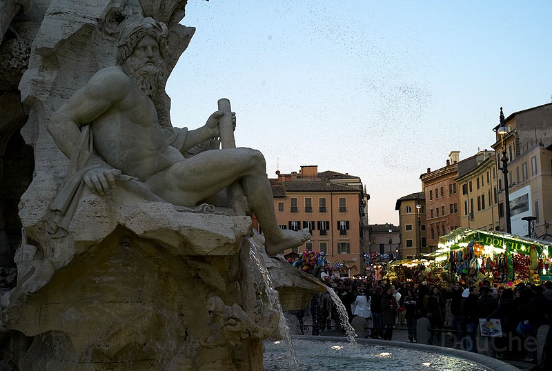 L1004056_800.jpg - The tiny spots in the air are birds, not dirts on the sensor of the camera !