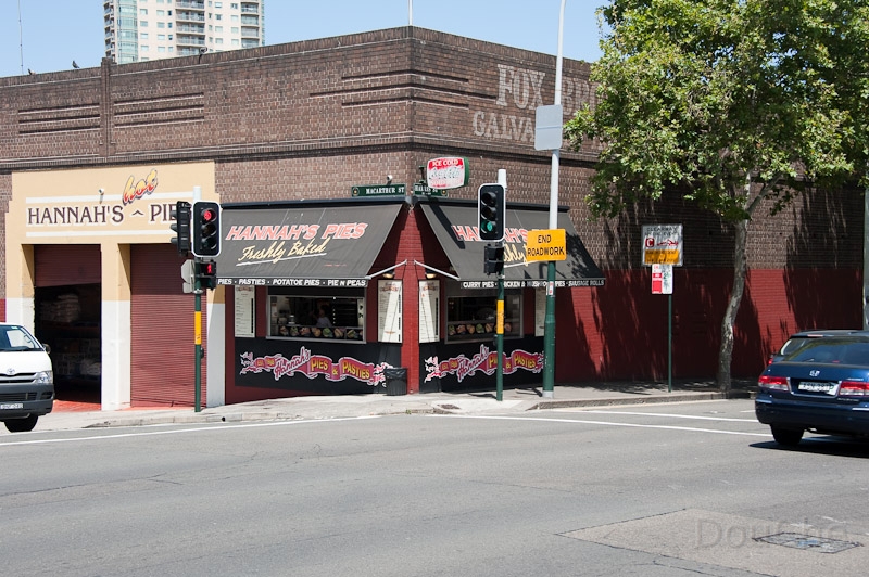 DSC_2295.jpg - And according to our niece, here you have the best pies in town !