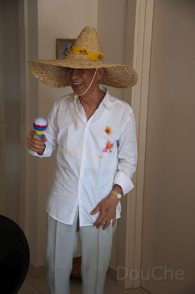 DSC_2343.jpg - Having fun at all ages