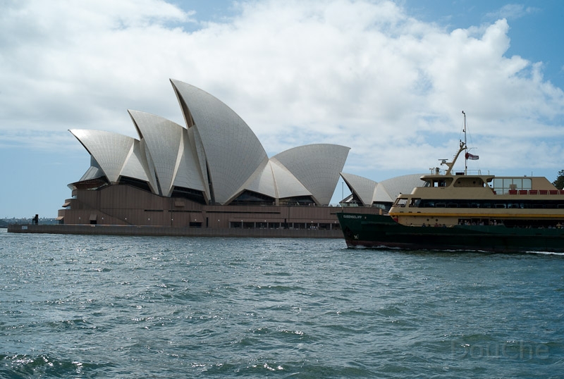 L1008440.jpg - While leaving the harbour with ferry alongside ...