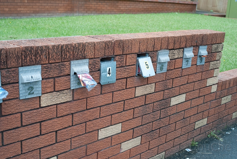 L1008466.jpg - Don't sent huge parcels to Australians ...