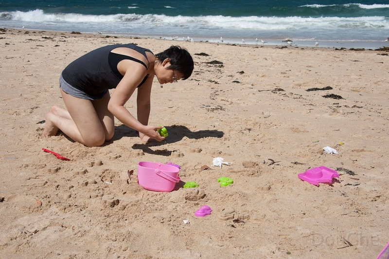 DSC_1076.jpg - Some go back to their childhood ...