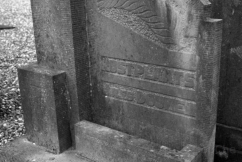 L1004654.jpg - My great-grandfather's grave ... lived from 1871 till 1959 ...
