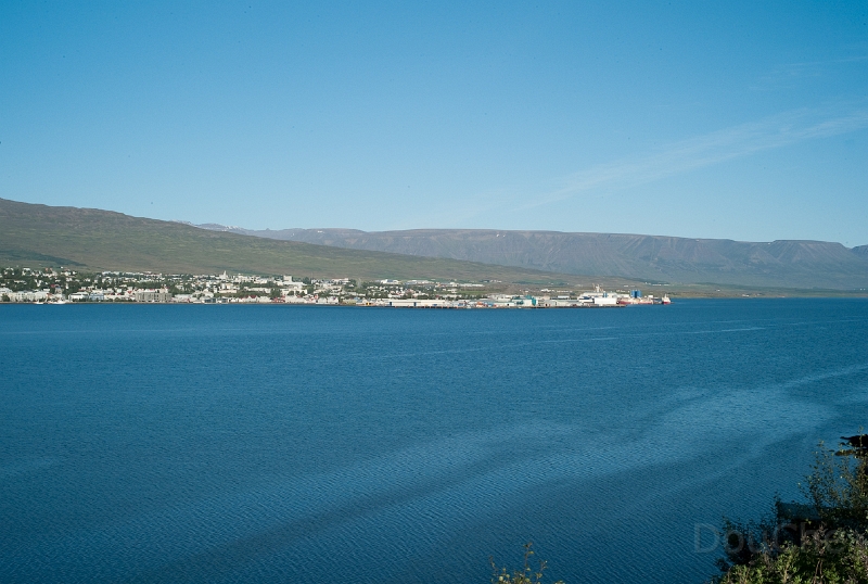 L1007521.jpg - Akureyi ... Icelands second biggest city ... the capital of the North ... with, well, 17.500 people ...