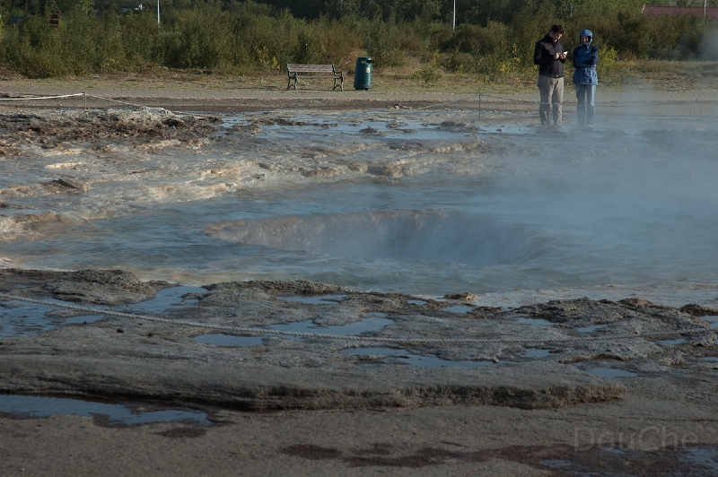 DSC_0248.jpg - ... and pit fills again with water ...