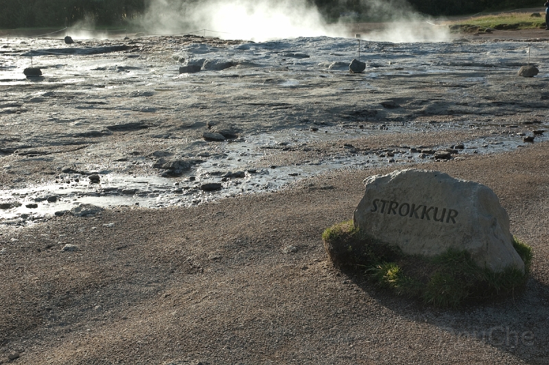 DSC_0264.jpg - But luckily strokkur is active ...