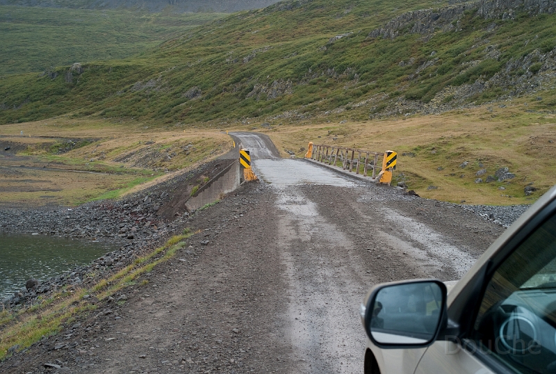 L1007413.jpg - ... and more narrow wooden bridges ...