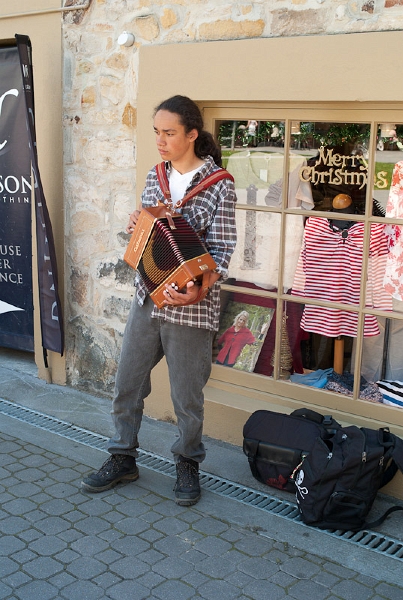 L1012011.jpg - Aha, a Castagnari spotted on the Salamca market