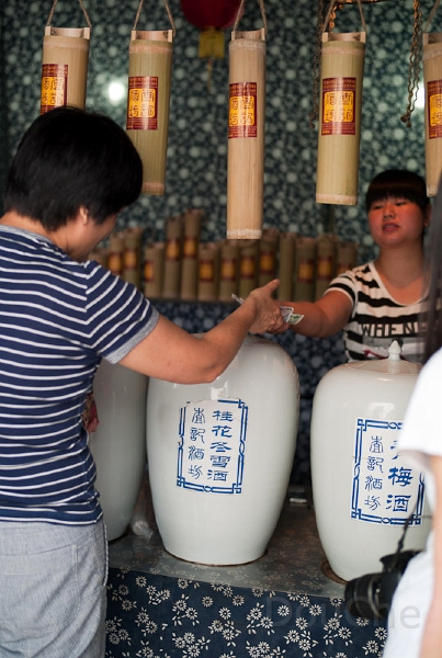 L1010269.jpg - Selling alcohol of different kinds