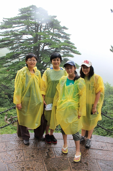 IMG_2511.jpg - Yellow raincoast not really helping against the pooring rain ...