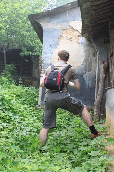 IMG_3614.jpg - Getting over the greens to get a good shot.