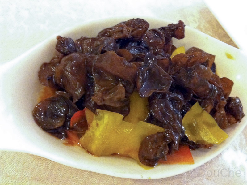 IMG_0712.jpg - Mushrooms with bamboo