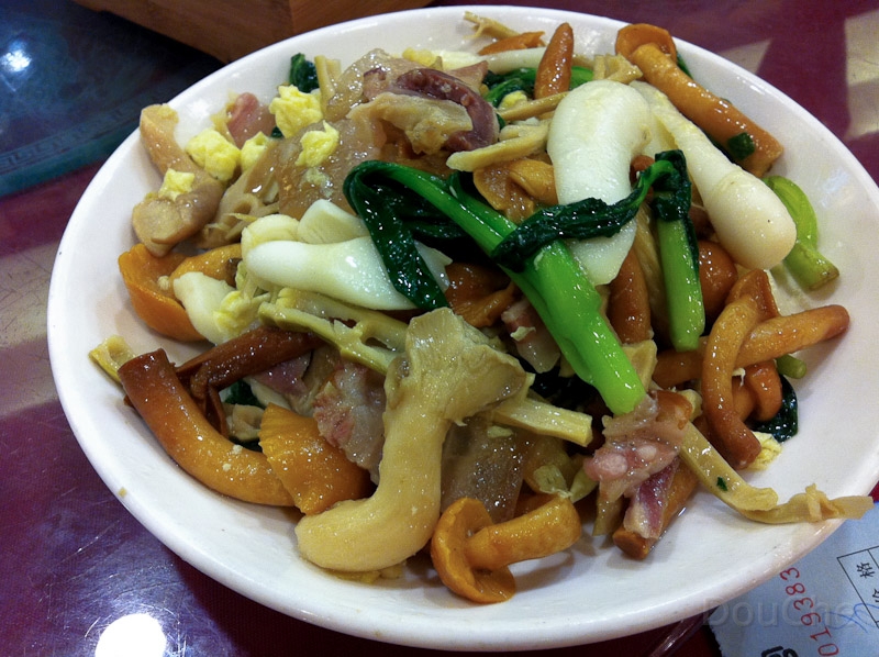 IMG_0781.jpg - Fried mixed mushrooms