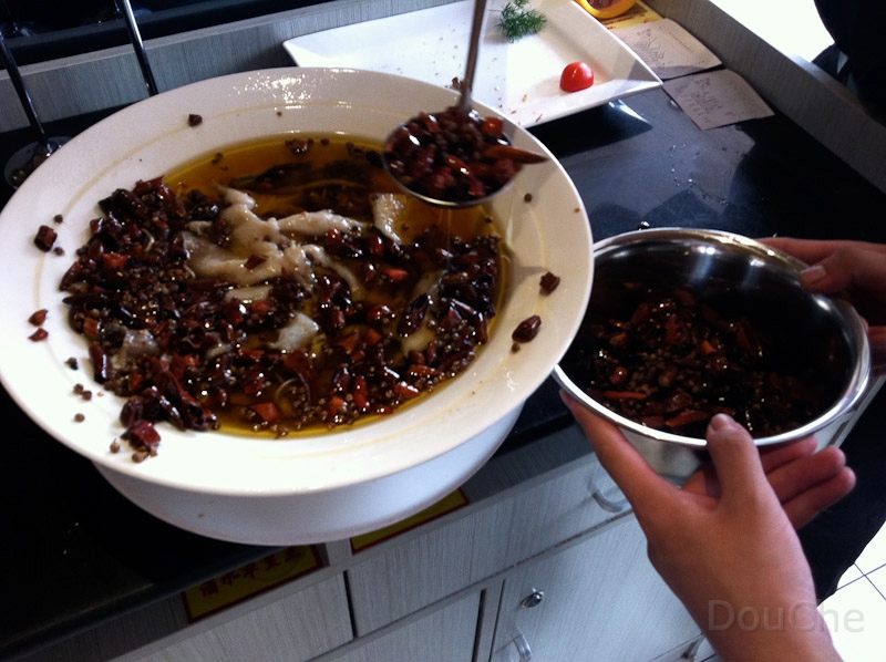 IMG_0845.jpg - Hot fish ... while removing the hot stuff