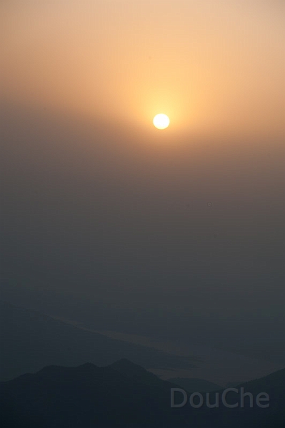 DSC_4715.jpg - Was a little misty at first, but there it was, the morning sun