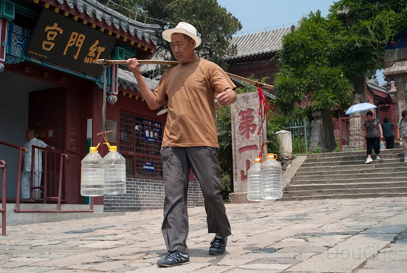 L1009751.jpg - While most people go up for fun or worship, a lot go up for work ...